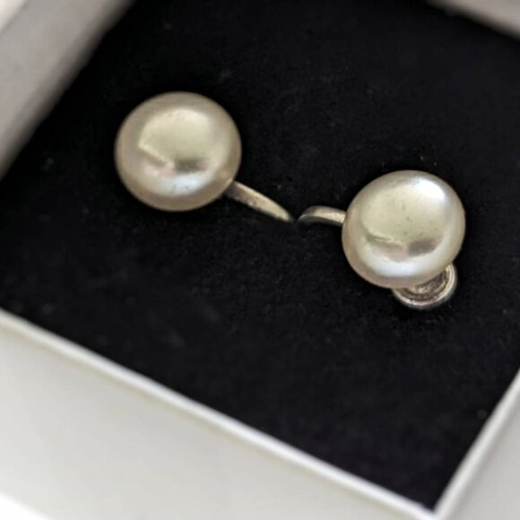 Vintage 7mm Pearl & Sterling Silver Screw Back Earrings - Picture 5 of 6